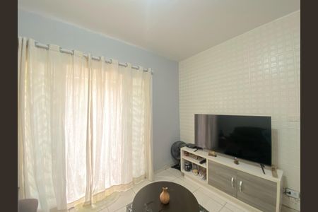 Casa à venda com 130m², 3 quartos e 3 vagas Casa à venda com 130m², 3 quartos e 3 vagasSala