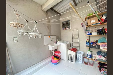 Casa à venda com 130m², 3 quartos e 3 vagas Casa à venda com 130m², 3 quartos e 3 vagasÁrea de Serviço