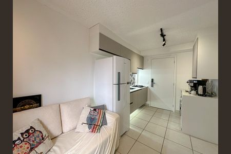 Sala/Cozinha de apartamento para alugar com 1 quarto, 30m² em Parque Industrial Tomas Edson, São Paulo