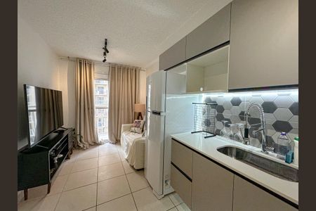 Sala/Cozinha de apartamento para alugar com 1 quarto, 30m² em Parque Industrial Tomas Edson, São Paulo