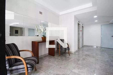 Apartamento à venda com 118m², 2 quartos e 2 vagasHall social