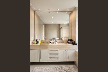 Apartamento à venda com 243m², 3 quartos e 3 vagasBanheiro da Suíte 3