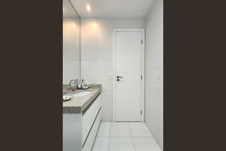 Apartamento à venda com 243m², 3 quartos e 3 vagasBanheiro da Suíte 2
