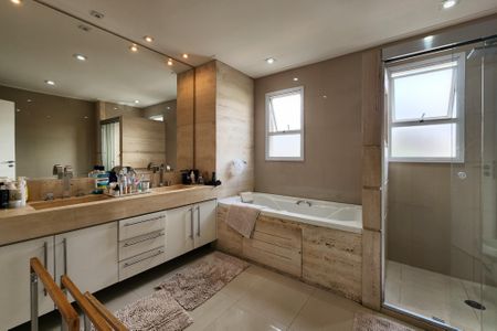 Apartamento à venda com 243m², 3 quartos e 3 vagasBanheiro da Suíte 3