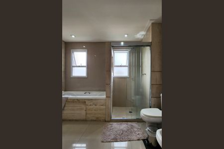 Apartamento à venda com 243m², 3 quartos e 3 vagasBanheiro da Suíte 3