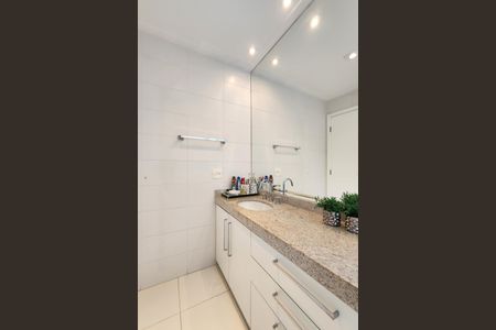 Apartamento à venda com 243m², 3 quartos e 3 vagasBanheiro da Suíte 1