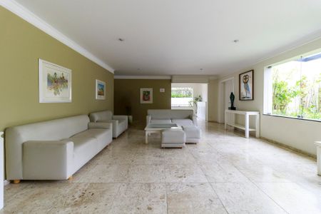 Apartamento para alugar com 214m², 3 quartos e 4 vagas Apartamento para alugar com 214m², 3 quartos e 4 vagasÁrea comum - Hall Social