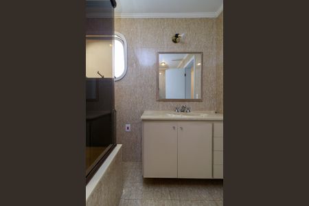 Apartamento para alugar com 214m², 3 quartos e 4 vagas Apartamento para alugar com 214m², 3 quartos e 4 vagasBanheiro da Suíte