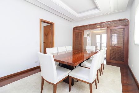 Apartamento para alugar com 214m², 3 quartos e 4 vagas Apartamento para alugar com 214m², 3 quartos e 4 vagasSala de Jantar