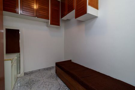 Apartamento para alugar com 214m², 3 quartos e 4 vagas Apartamento para alugar com 214m², 3 quartos e 4 vagasQuarto de Serviço