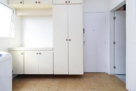 Apartamento para alugar com 214m², 3 quartos e 4 vagas Apartamento para alugar com 214m², 3 quartos e 4 vagasÁrea de Serviço