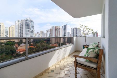 Apartamento para alugar com 214m², 3 quartos e 4 vagas Apartamento para alugar com 214m², 3 quartos e 4 vagasSala - Varanda
