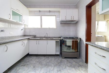 Apartamento para alugar com 214m², 3 quartos e 4 vagas Apartamento para alugar com 214m², 3 quartos e 4 vagasCozinha