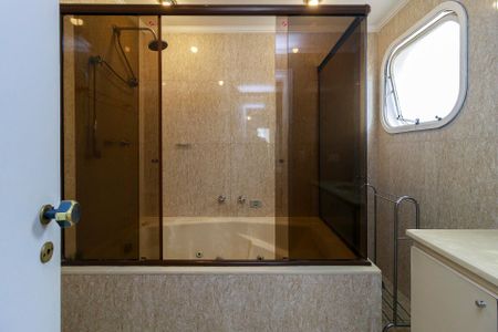 Apartamento para alugar com 214m², 3 quartos e 4 vagas Apartamento para alugar com 214m², 3 quartos e 4 vagasBanheiro da Suíte