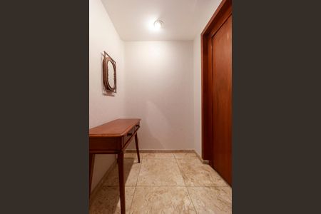 Apartamento para alugar com 214m², 3 quartos e 4 vagas Apartamento para alugar com 214m², 3 quartos e 4 vagasHall Privativo