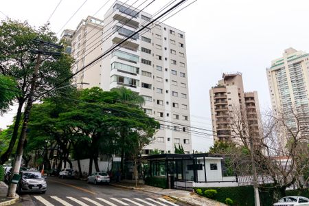 Apartamento para alugar com 214m², 3 quartos e 4 vagas Apartamento para alugar com 214m², 3 quartos e 4 vagasFachada