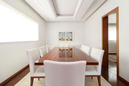 Apartamento para alugar com 214m², 3 quartos e 4 vagas Apartamento para alugar com 214m², 3 quartos e 4 vagasSala de Jantar