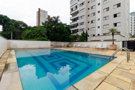 Apartamento para alugar com 214m², 3 quartos e 4 vagas Apartamento para alugar com 214m², 3 quartos e 4 vagasÁrea comum - Piscina