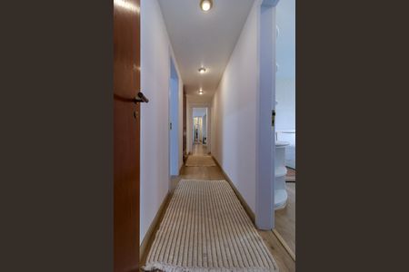 Apartamento para alugar com 214m², 3 quartos e 4 vagas Apartamento para alugar com 214m², 3 quartos e 4 vagasCorredor