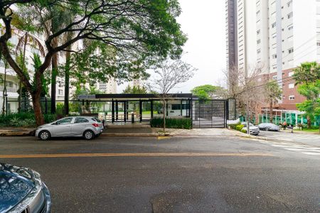 Apartamento para alugar com 214m², 3 quartos e 4 vagas Apartamento para alugar com 214m², 3 quartos e 4 vagasFachada