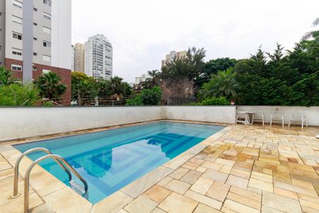 Apartamento para alugar com 214m², 3 quartos e 4 vagas Apartamento para alugar com 214m², 3 quartos e 4 vagasÁrea comum - Piscina