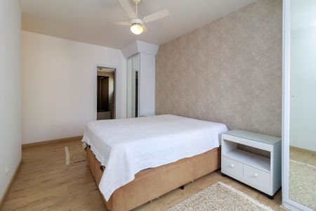 Apartamento para alugar com 214m², 3 quartos e 4 vagas Apartamento para alugar com 214m², 3 quartos e 4 vagasSuíte 1