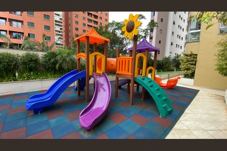 Apartamento à venda com 134m², 3 quartos e 3 vagas Apartamento à venda com 134m², 3 quartos e 3 vagasPlayground