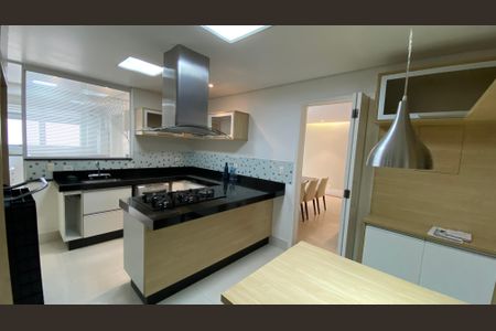 Apartamento à venda com 134m², 3 quartos e 3 vagas Apartamento à venda com 134m², 3 quartos e 3 vagasCozinha