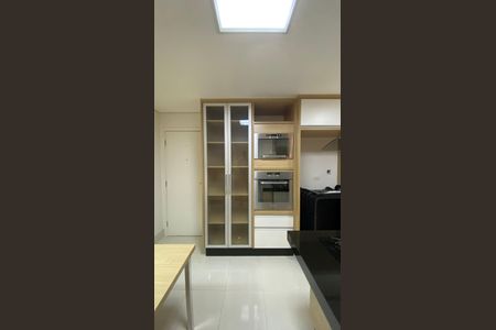 Apartamento à venda com 134m², 3 quartos e 3 vagas Apartamento à venda com 134m², 3 quartos e 3 vagasCozinha