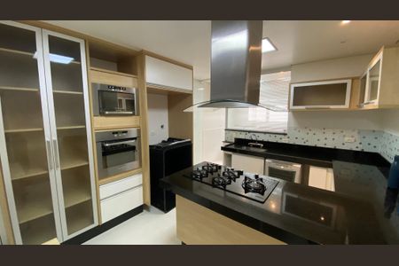 Apartamento à venda com 134m², 3 quartos e 3 vagas Apartamento à venda com 134m², 3 quartos e 3 vagasCozinha