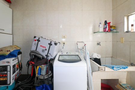 Casa à venda com 78m², 2 quartos e 1 vagaÁrea de Serviço