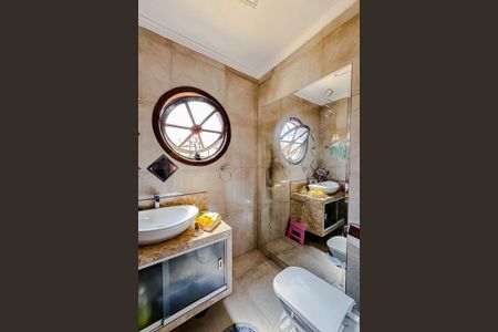 Casa à venda com 210m², 3 quartos e 2 vagasLavabo