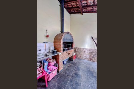 Casa à venda com 210m², 3 quartos e 2 vagasÁrea externa