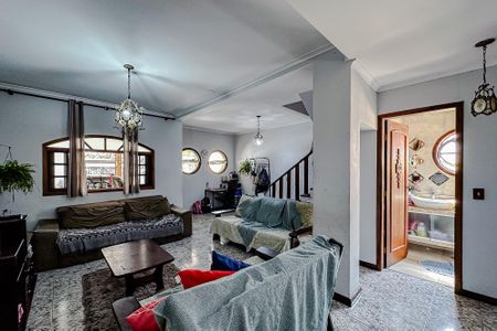 Casa à venda com 210m², 3 quartos e 2 vagasSala