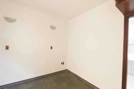Casa à venda com 250m², 3 quartos e 4 vagas Casa à venda com 250m², 3 quartos e 4 vagasSuíte