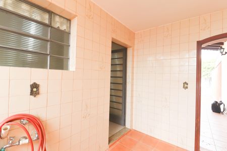 Casa à venda com 250m², 3 quartos e 4 vagas Casa à venda com 250m², 3 quartos e 4 vagasQuintal