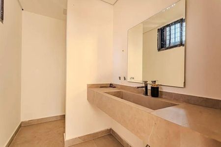 Casa à venda com 357m², 4 quartos e 6 vagas