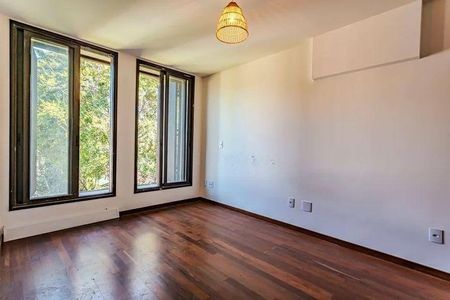 Casa à venda com 357m², 4 quartos e 6 vagas