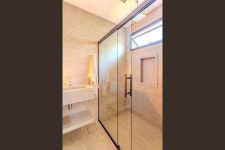 Casa à venda com 357m², 4 quartos e 6 vagas