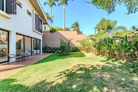 Casa à venda com 357m², 4 quartos e 6 vagas