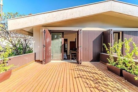 Casa à venda com 357m², 4 quartos e 6 vagas