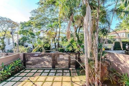 Casa à venda com 357m², 4 quartos e 6 vagas