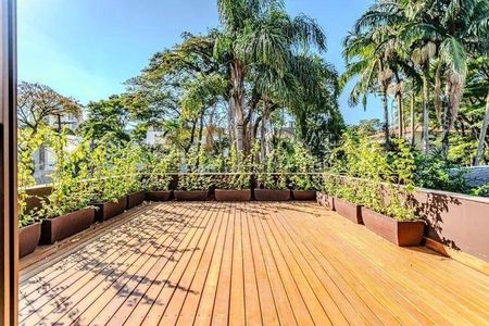 Casa à venda com 357m², 4 quartos e 6 vagas