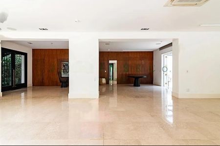 Casa à venda com 531m², 6 quartos e 2 vagas