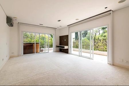 Casa à venda com 531m², 6 quartos e 2 vagas
