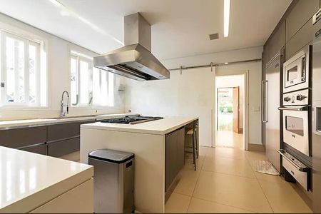 Casa à venda com 531m², 6 quartos e 2 vagas
