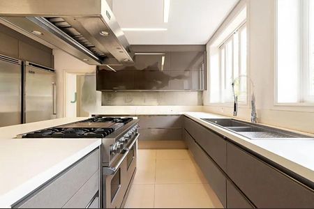 Casa à venda com 531m², 6 quartos e 2 vagas