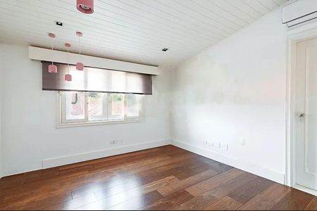 Casa à venda com 531m², 6 quartos e 2 vagas