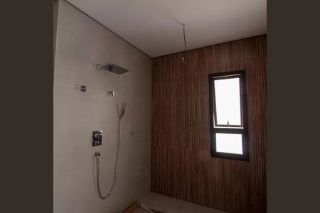 Casa de condomínio à venda com 637m², 4 quartos e 4 vagas