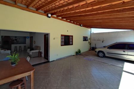 Casa à venda com 170m², 3 quartos e 4 vagasQuintal - Garagem